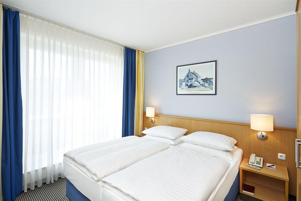 Stadthafen Hotel 3*