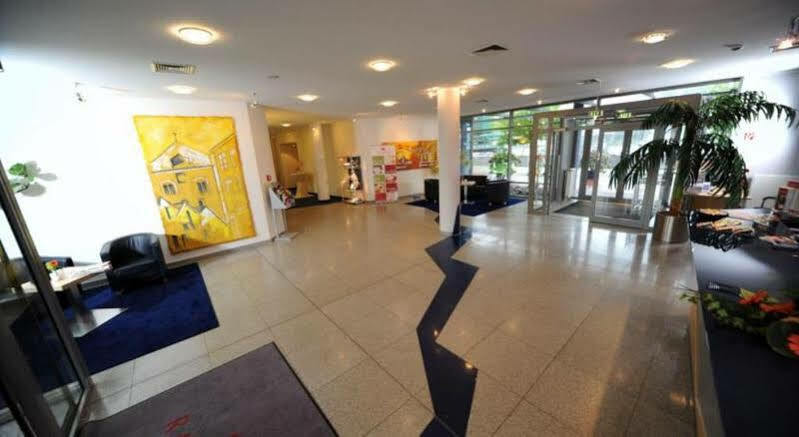 Stadthafen Hotel 3*